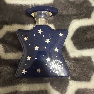 Bond No. 9 Nuits de Noho 50ml. Sprayed 5x max.